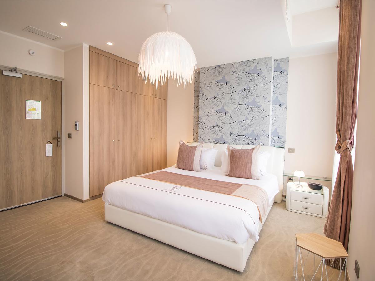 Hotel Des Quinconces Bordeaux Centre ภายนอก รูปภาพ